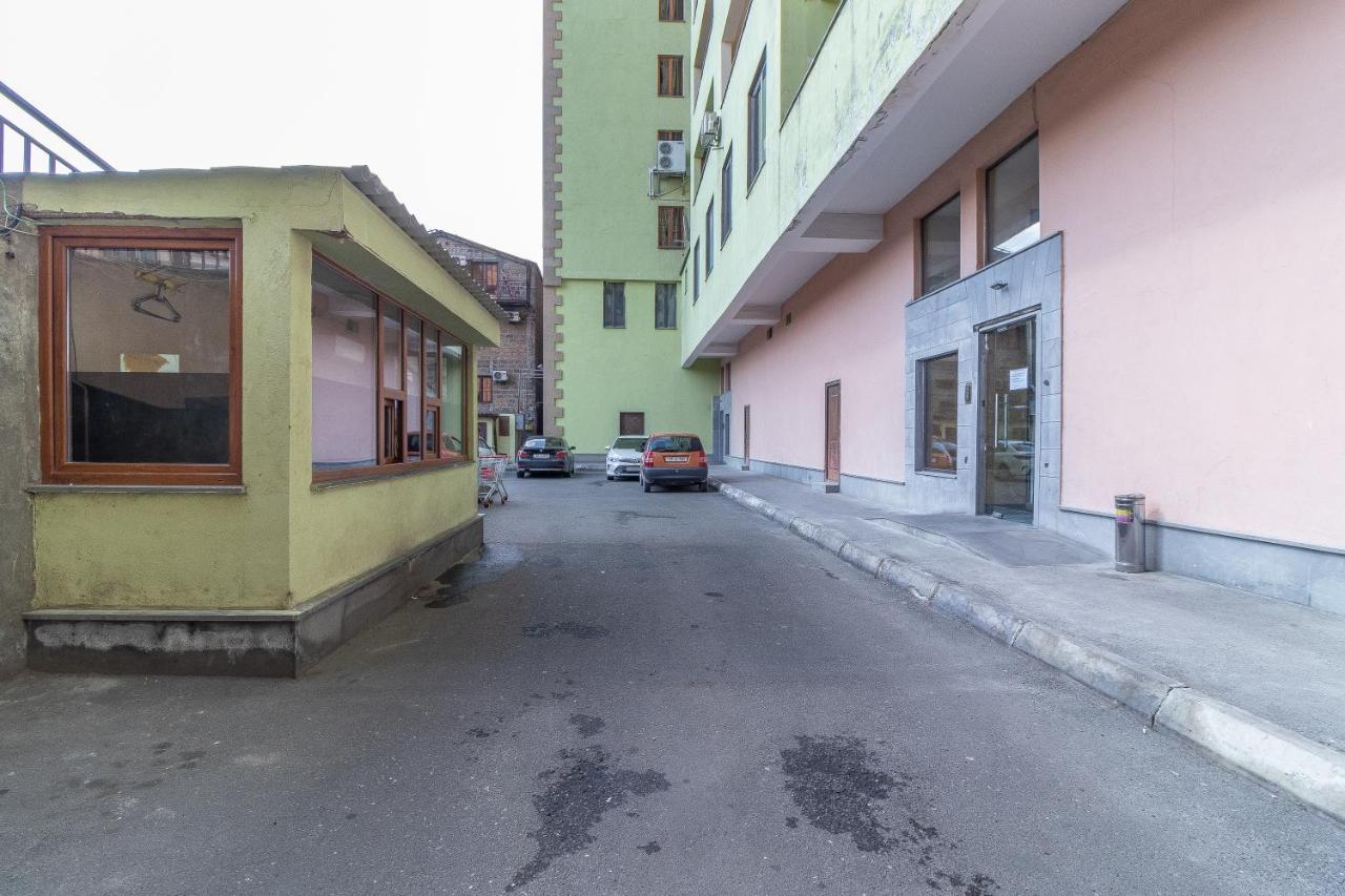 Stay Inn Apartments At Buzand 13 Street Ереван Екстериор снимка