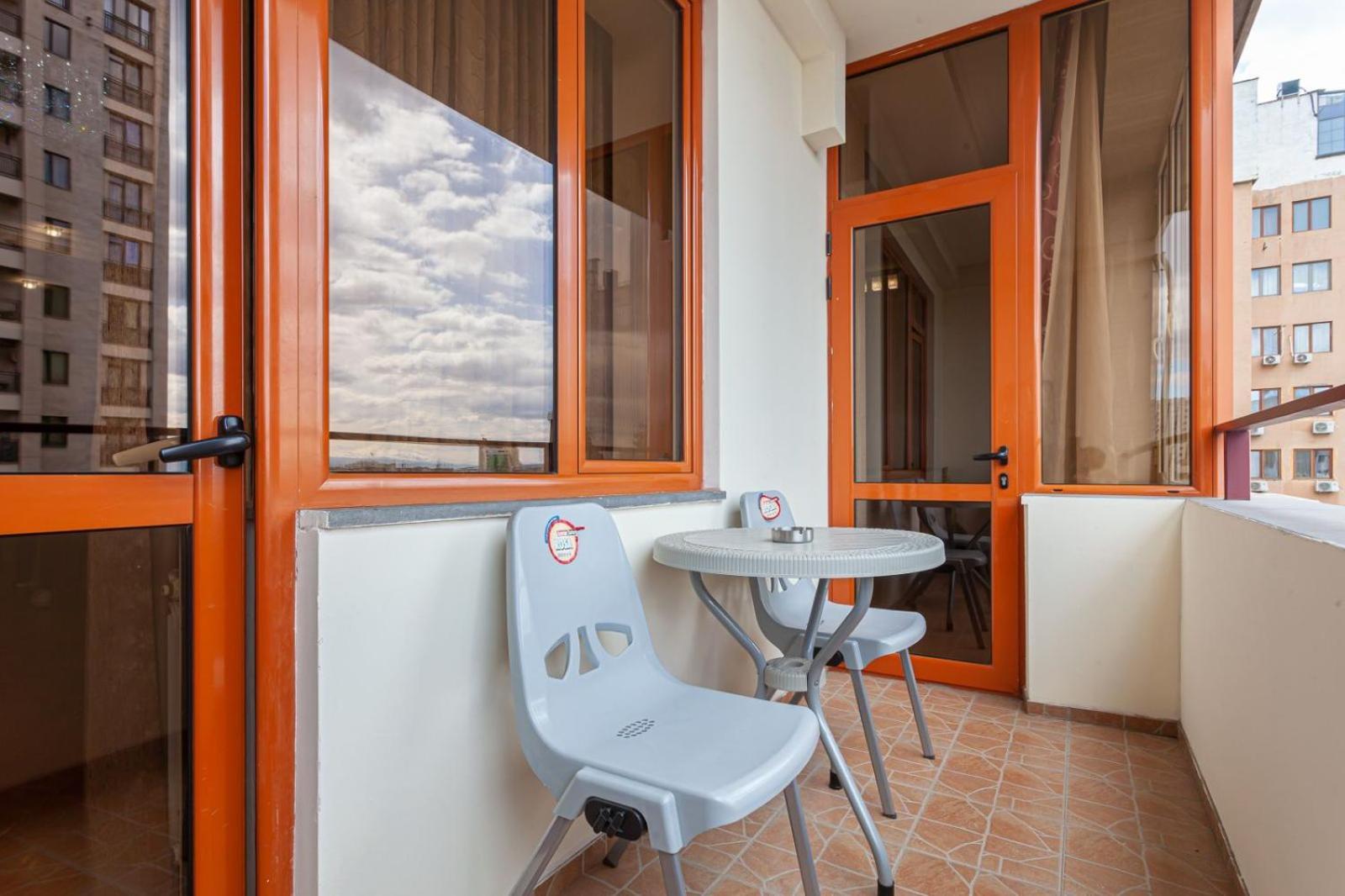 Stay Inn Apartments At Buzand 13 Street Ереван Екстериор снимка