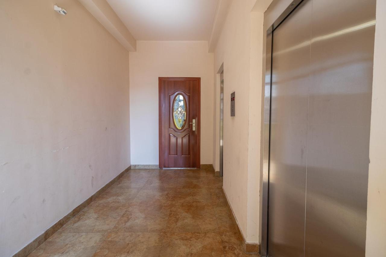 Stay Inn Apartments At Buzand 13 Street Ереван Екстериор снимка