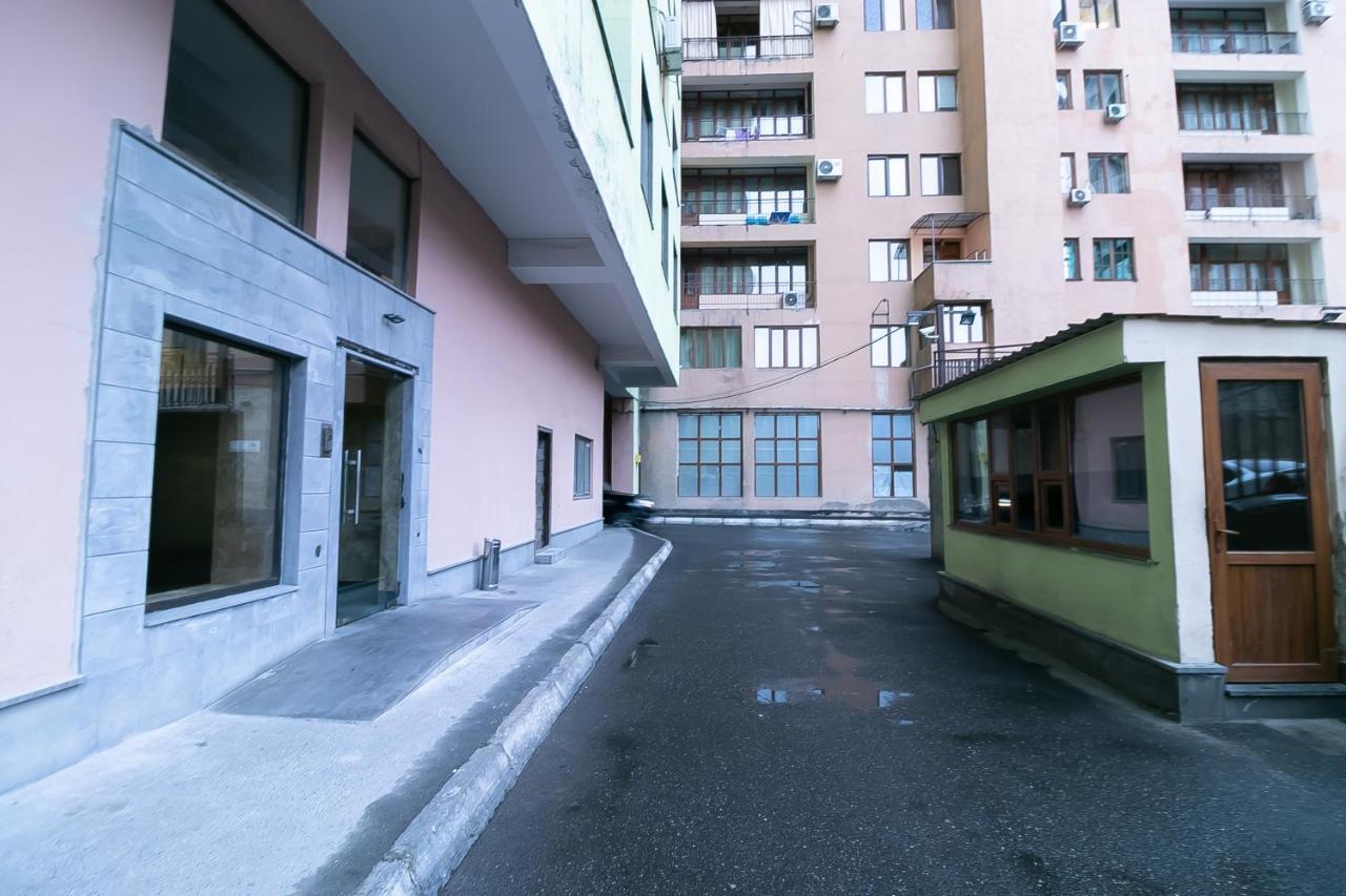 Stay Inn Apartments At Buzand 13 Street Ереван Екстериор снимка